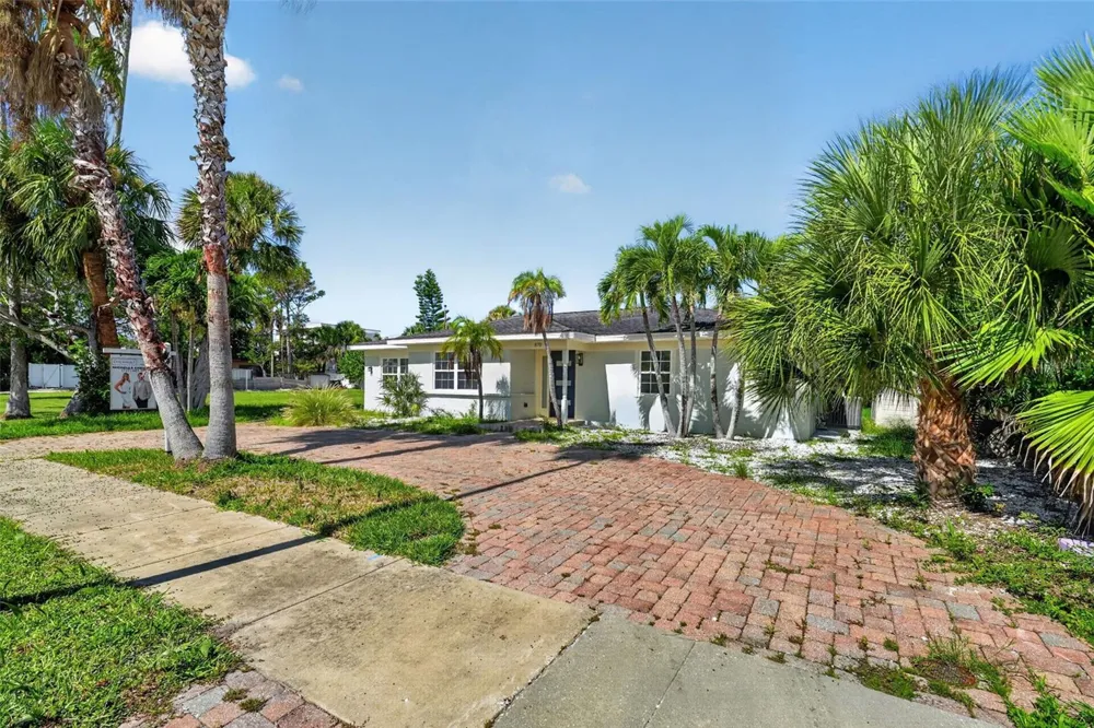 870 NARCISSUS AVENUE Clearwater Beach, FL 33767