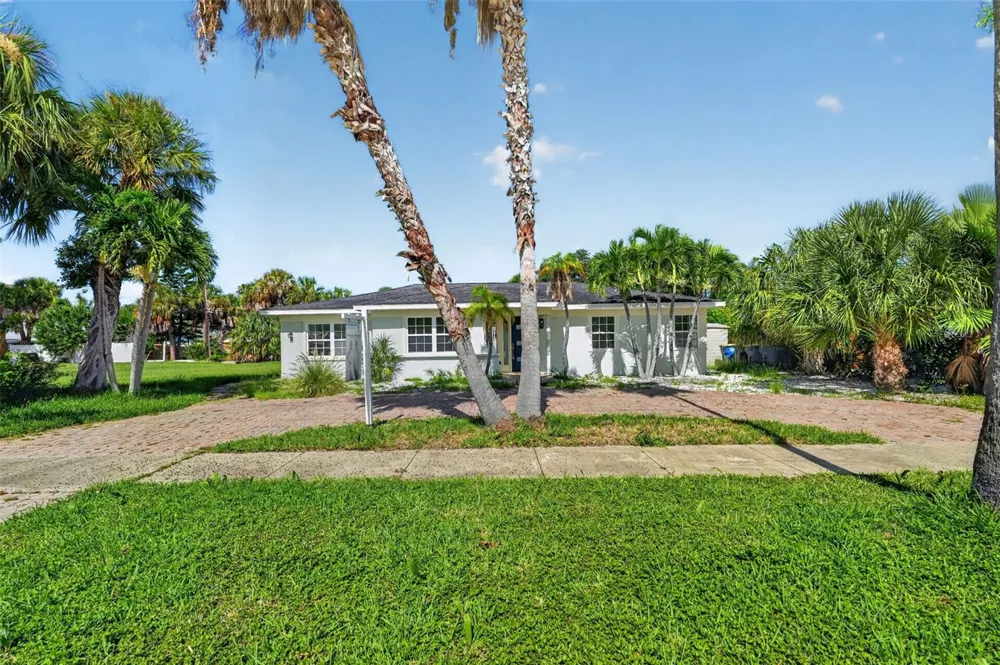 870 NARCISSUS AVENUE Clearwater Beach, FL 33767