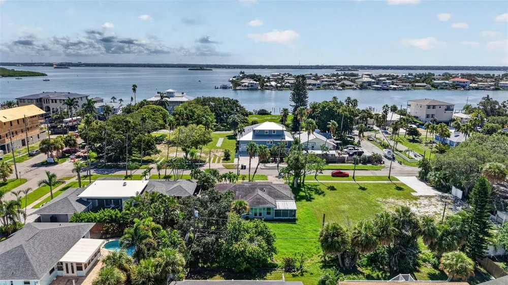 870 NARCISSUS AVENUE Clearwater Beach, FL 33767