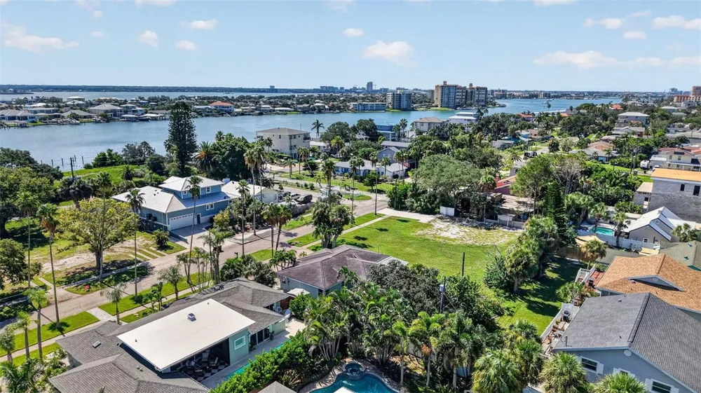 870 NARCISSUS AVENUE Clearwater Beach, FL 33767