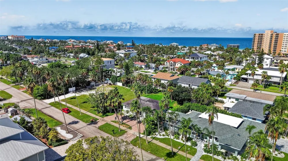 870 NARCISSUS AVENUE Clearwater Beach, FL 33767