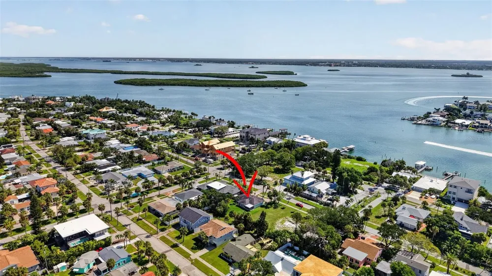 870 NARCISSUS AVENUE Clearwater Beach, FL 33767