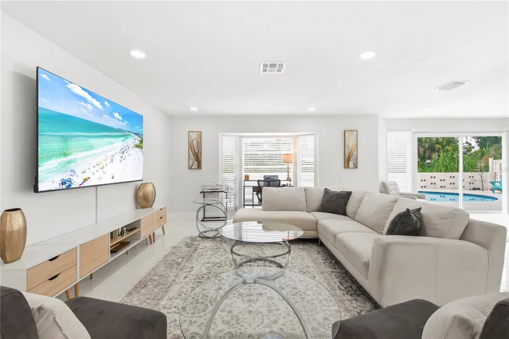 3364 ESPANOLA DRIVE Sarasota, FL 34239