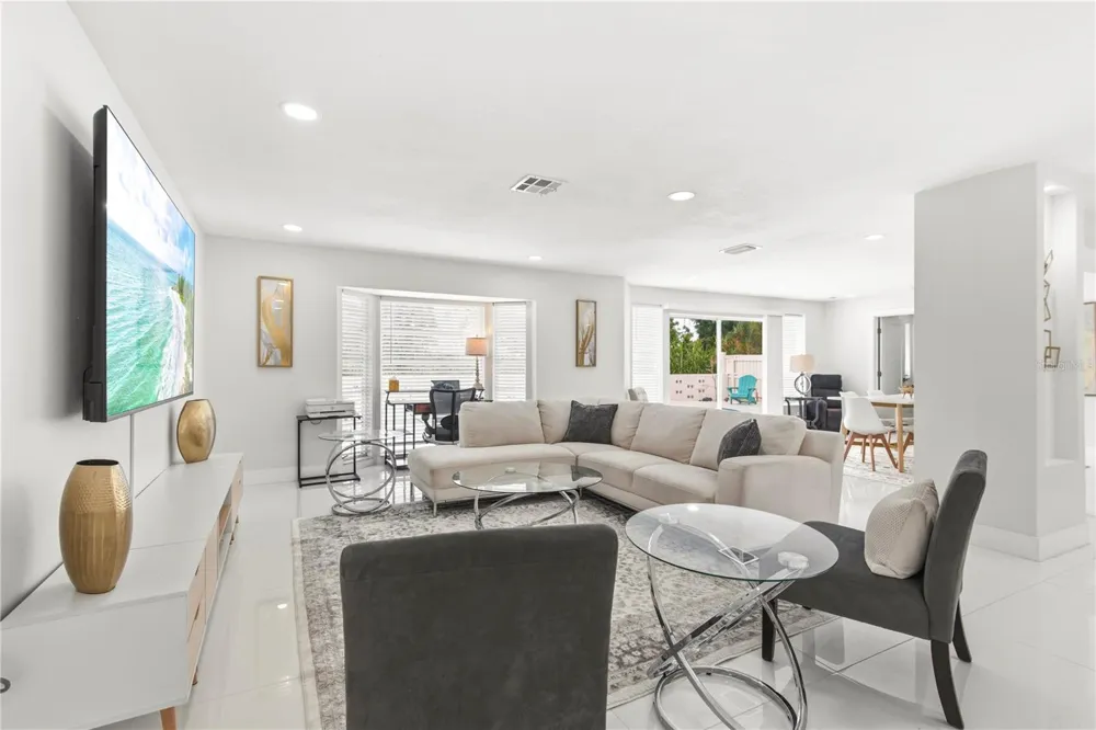3364 ESPANOLA DRIVE Sarasota, FL 34239