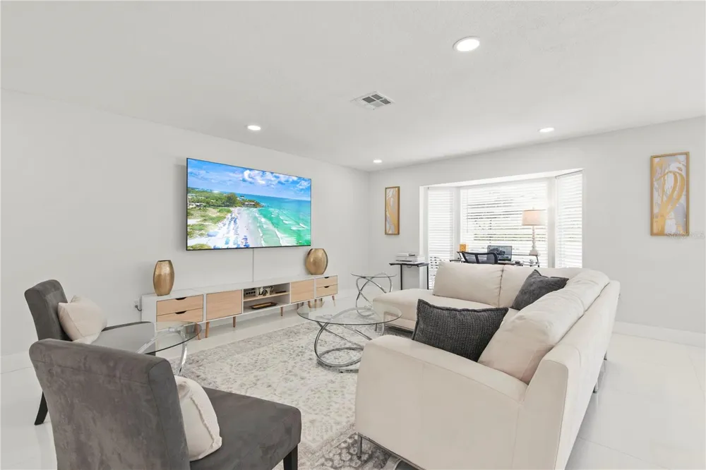 3364 ESPANOLA DRIVE Sarasota, FL 34239