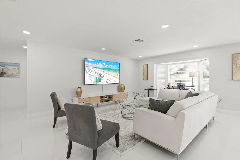 3364 ESPANOLA DRIVE Sarasota, FL 34239