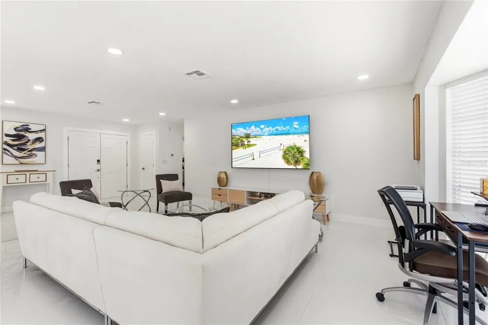 3364 ESPANOLA DRIVE Sarasota, FL 34239