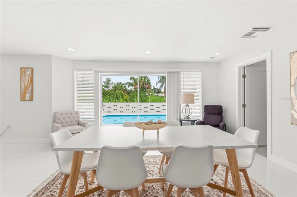 3364 ESPANOLA DRIVE Sarasota, FL 34239