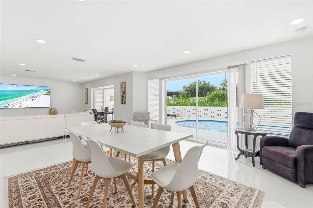 3364 ESPANOLA DRIVE Sarasota, FL 34239