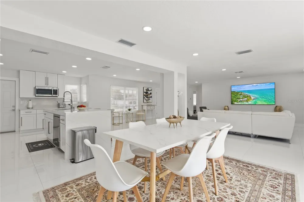 3364 ESPANOLA DRIVE Sarasota, FL 34239