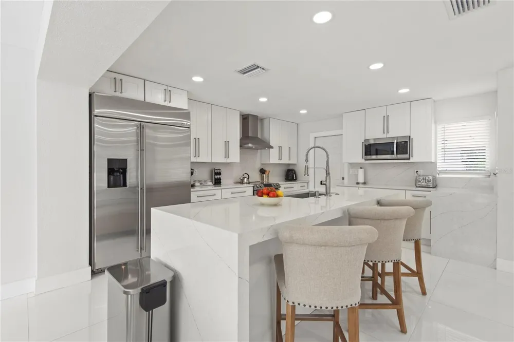 3364 ESPANOLA DRIVE Sarasota, FL 34239