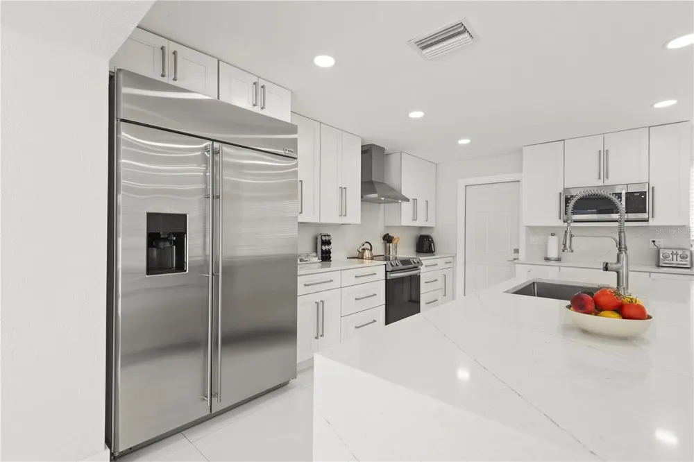 3364 ESPANOLA DRIVE Sarasota, FL 34239