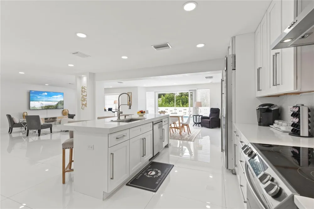 3364 ESPANOLA DRIVE Sarasota, FL 34239