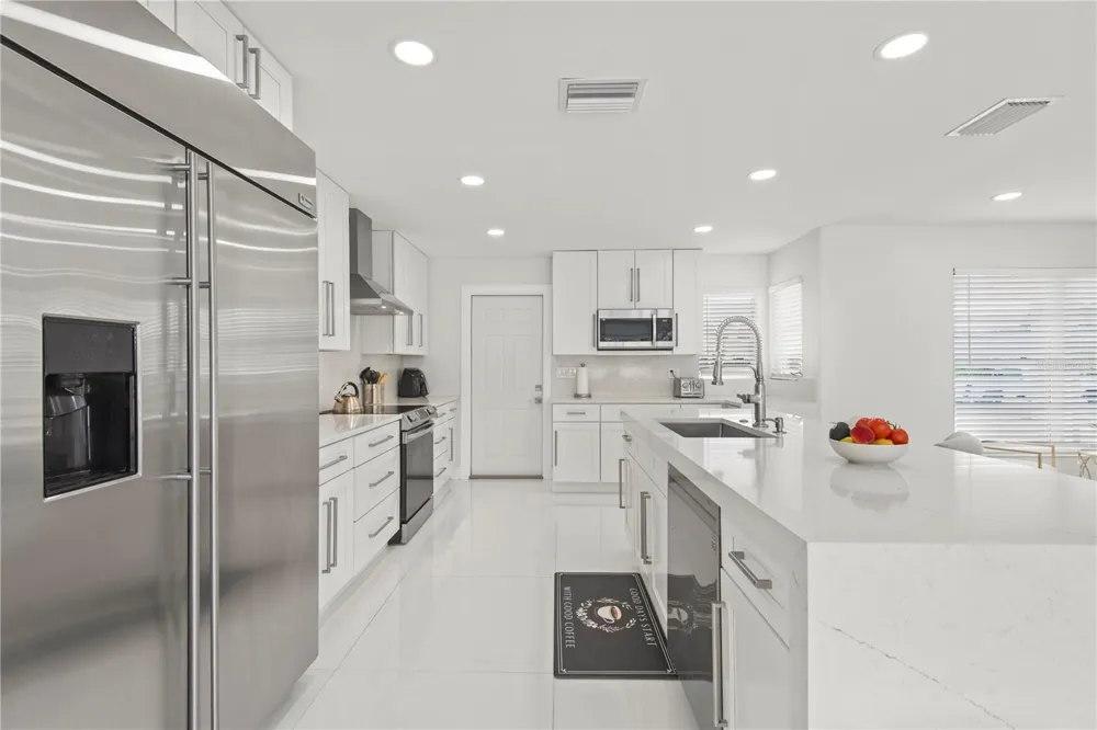 3364 ESPANOLA DRIVE Sarasota, FL 34239