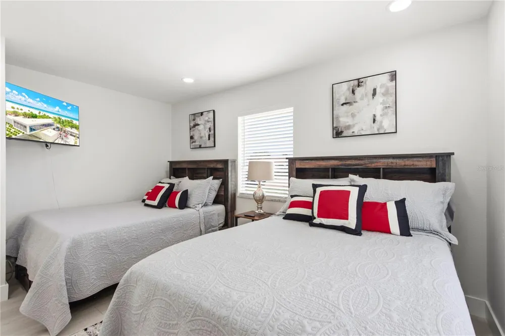 3364 ESPANOLA DRIVE Sarasota, FL 34239