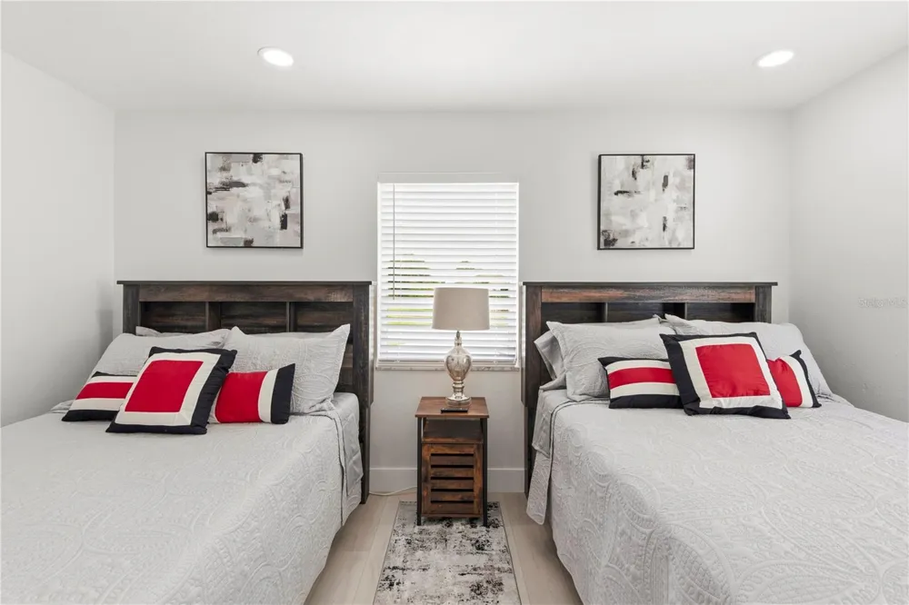 3364 ESPANOLA DRIVE Sarasota, FL 34239