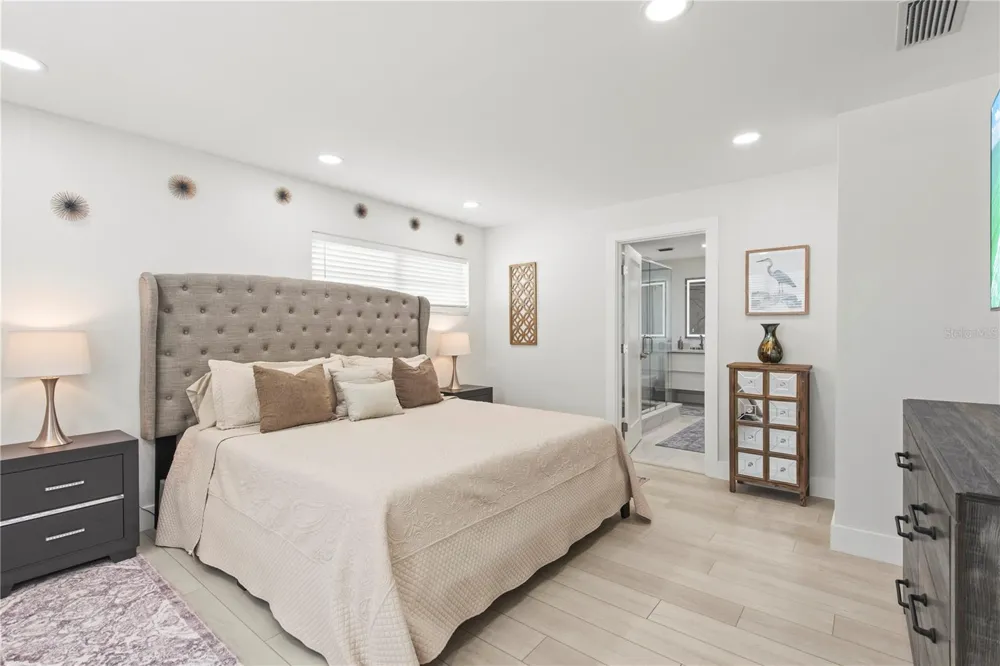 3364 ESPANOLA DRIVE Sarasota, FL 34239