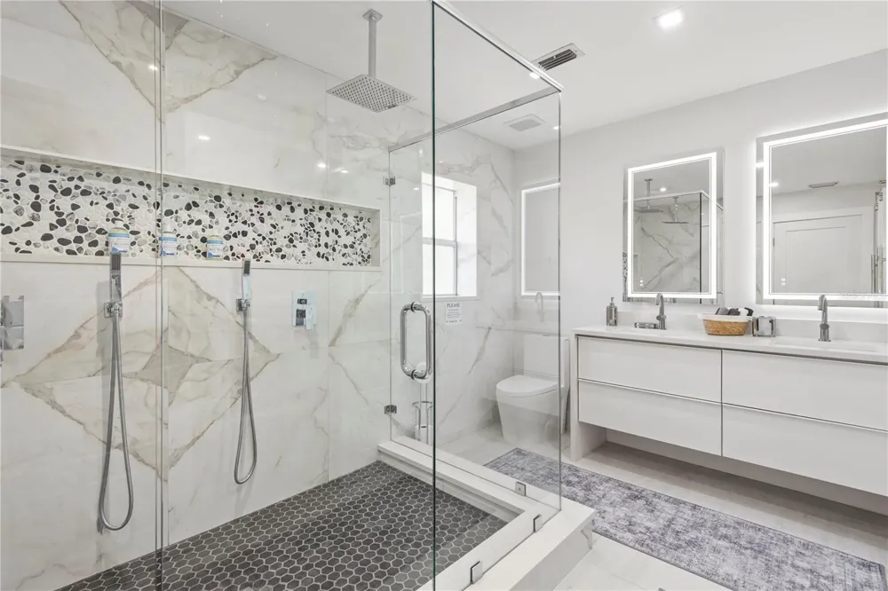 3364 ESPANOLA DRIVE Sarasota, FL 34239