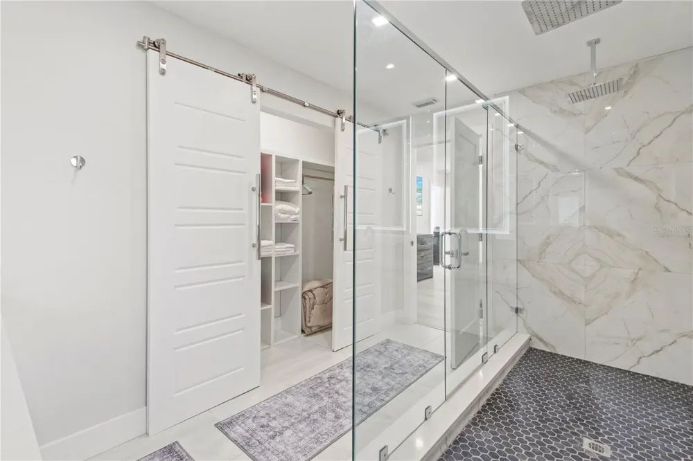 3364 ESPANOLA DRIVE Sarasota, FL 34239