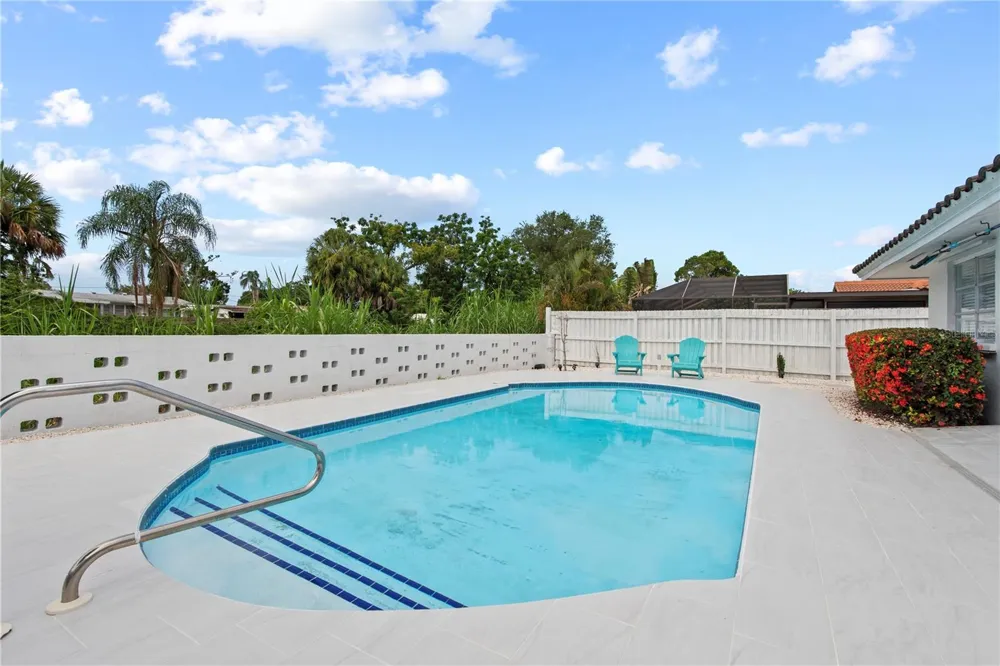 3364 ESPANOLA DRIVE Sarasota, FL 34239