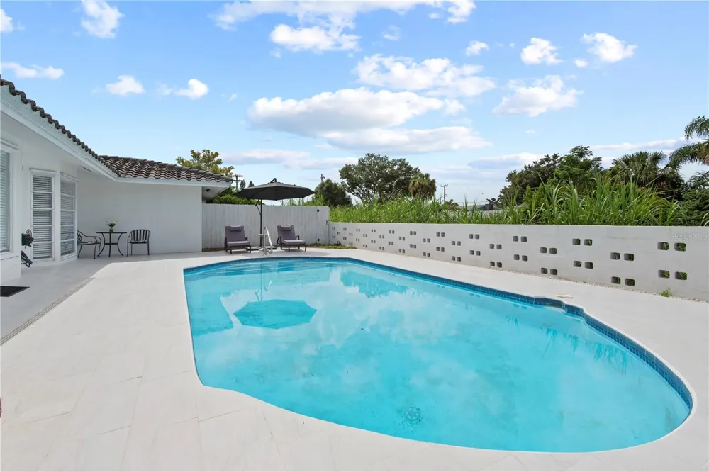 3364 ESPANOLA DRIVE Sarasota, FL 34239