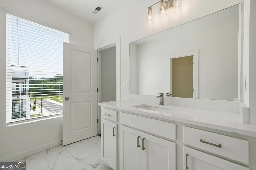 1062 Glen Opal DR Decatur, GA 30032