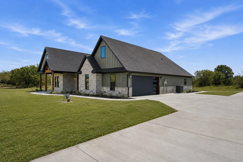 1047 Pioneer Crossing Weatherford, TX 76088
