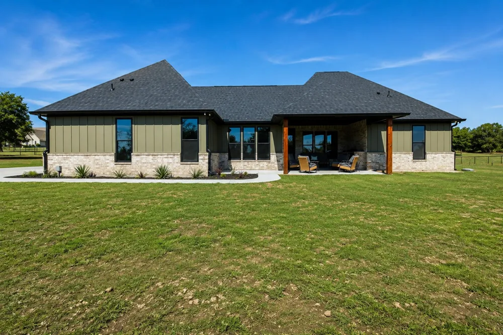 1047 Pioneer Crossing Weatherford, TX 76088