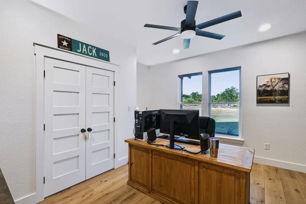 1047 Pioneer Crossing Weatherford, TX 76088