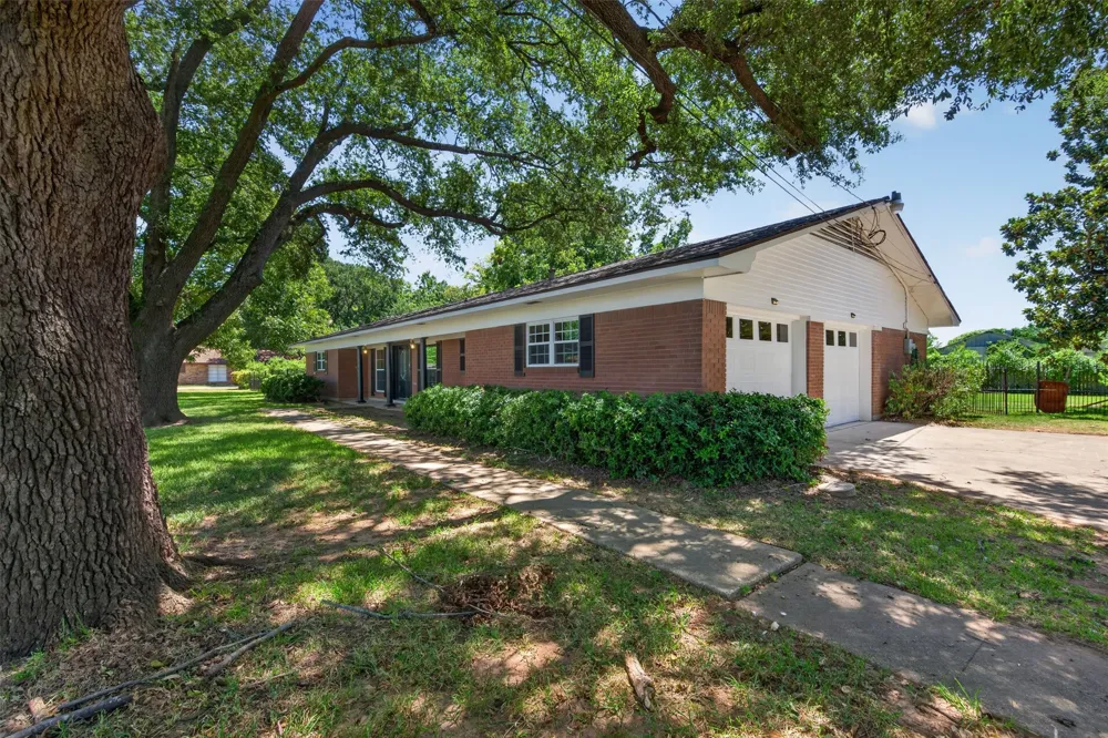 2224 Brownlee Road Bossier City, LA 71111