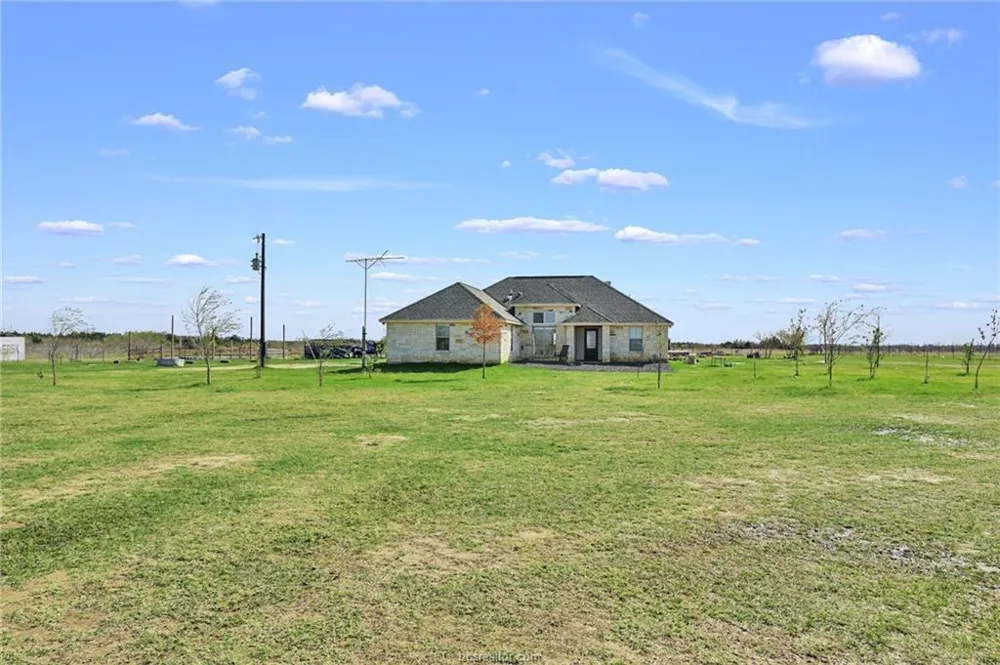 3448 Cr 270 Cameron, TX 76520