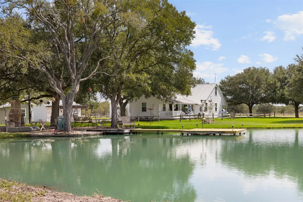 3523 Seidel Road Schulenburg, TX 78956