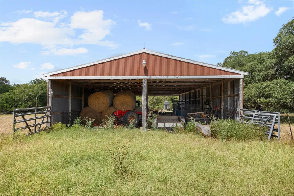 3523 Seidel Road Schulenburg, TX 78956
