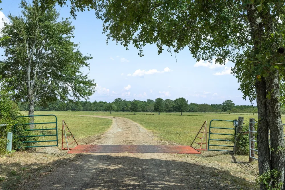 3523 Seidel Road Schulenburg, TX 78956