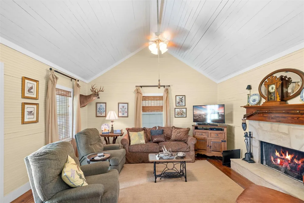 3523 Seidel Road Schulenburg, TX 78956