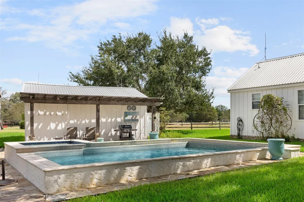 3523 Seidel Road Schulenburg, TX 78956