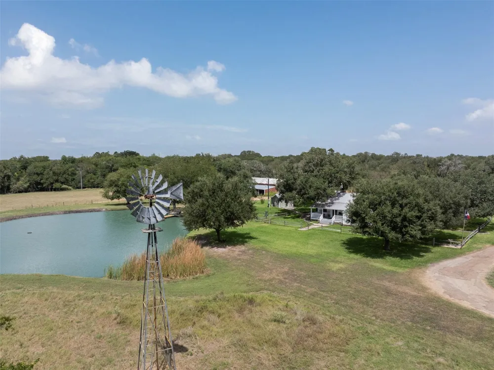 3523 Seidel Road Schulenburg, TX 78956