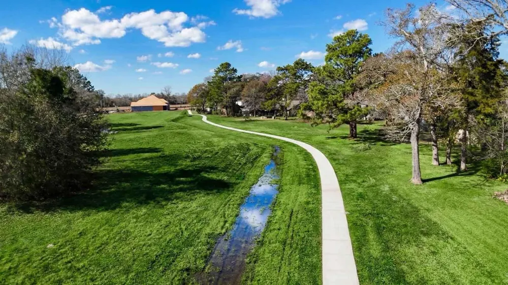 2433 Barton Creek Trail Drive Friendswood, TX 77546