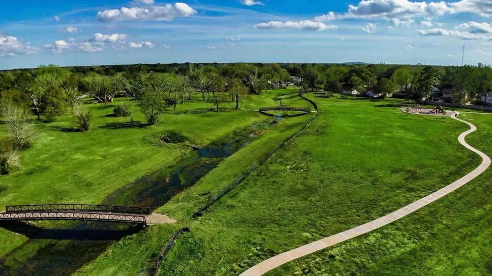 2433 Barton Creek Trail Drive Friendswood, TX 77546