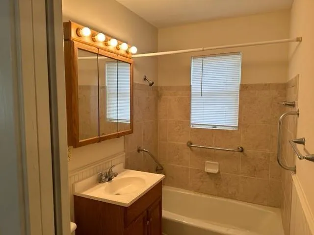 230 Laurel Street Lake Jackson, TX 77566
