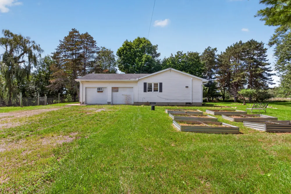 10031 Hastings Road Jackson, MI 49201
