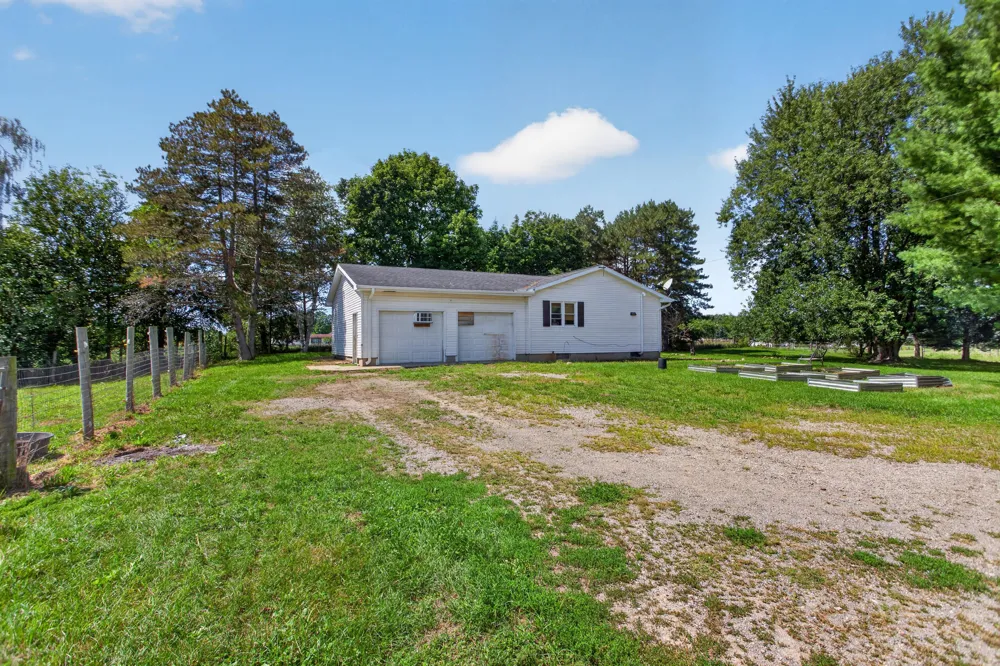 10031 Hastings Road Jackson, MI 49201