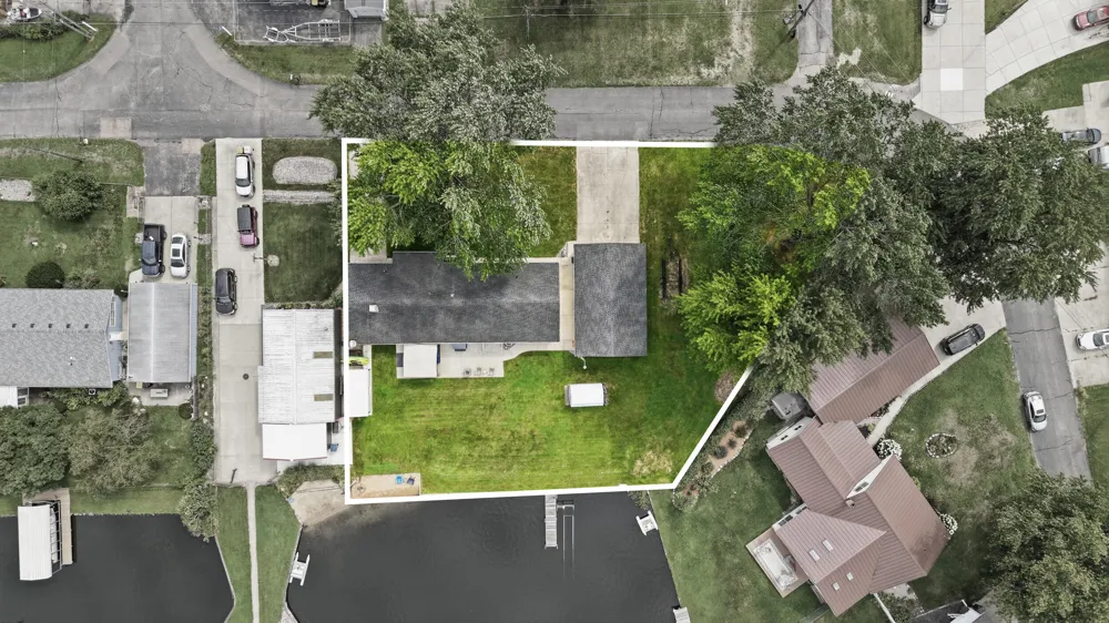 12632 Blue Lagoon Road Shelbyville, MI 49344