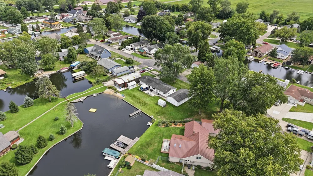 12632 Blue Lagoon Road Shelbyville, MI 49344
