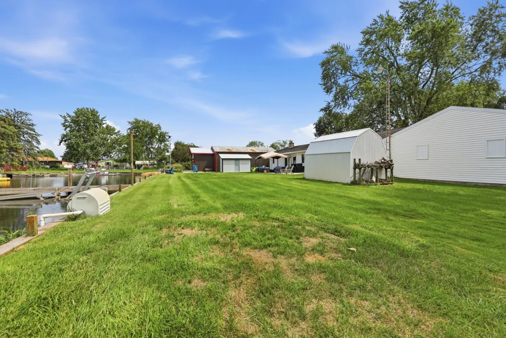 12632 Blue Lagoon Road Shelbyville, MI 49344