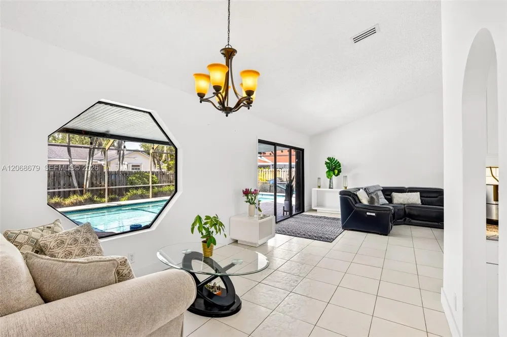 15705 SW 7th Pl Sunrise, FL 33326
