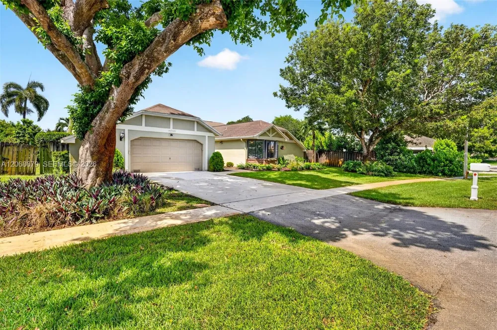 15705 SW 7th Pl Sunrise, FL 33326