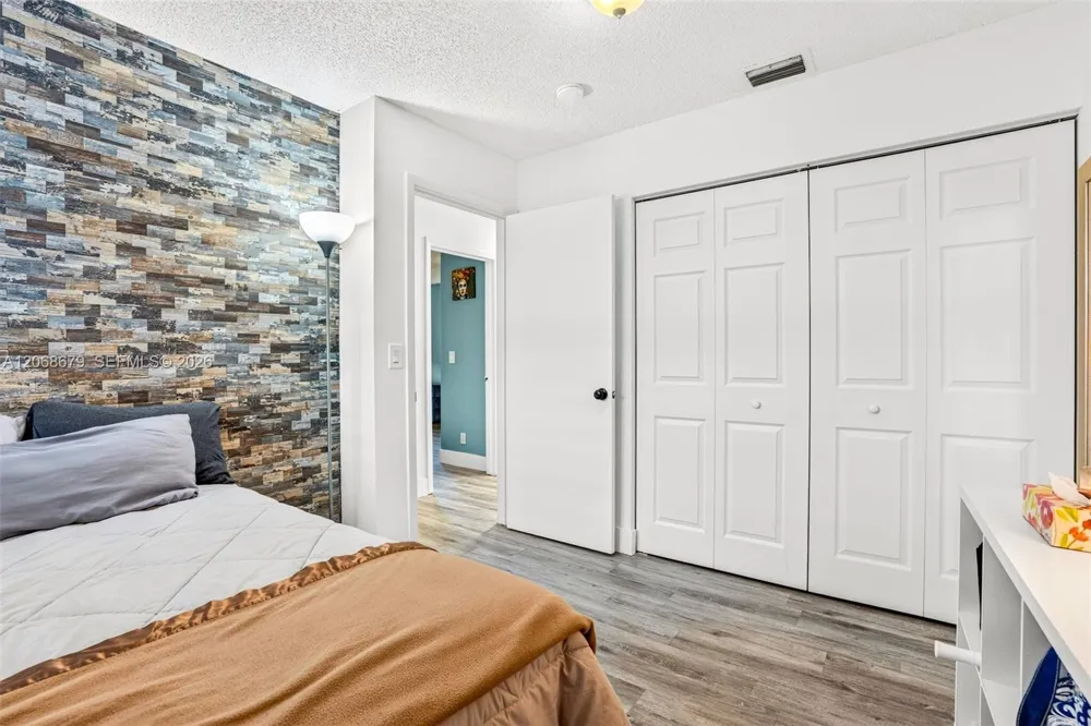 15705 SW 7th Pl Sunrise, FL 33326