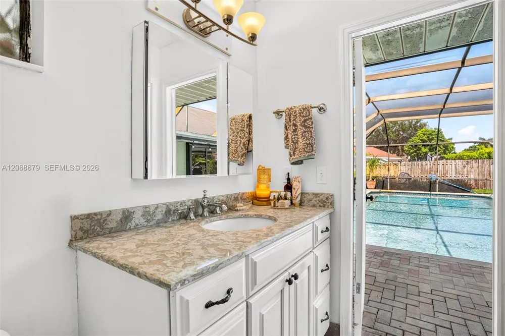 15705 SW 7th Pl Sunrise, FL 33326