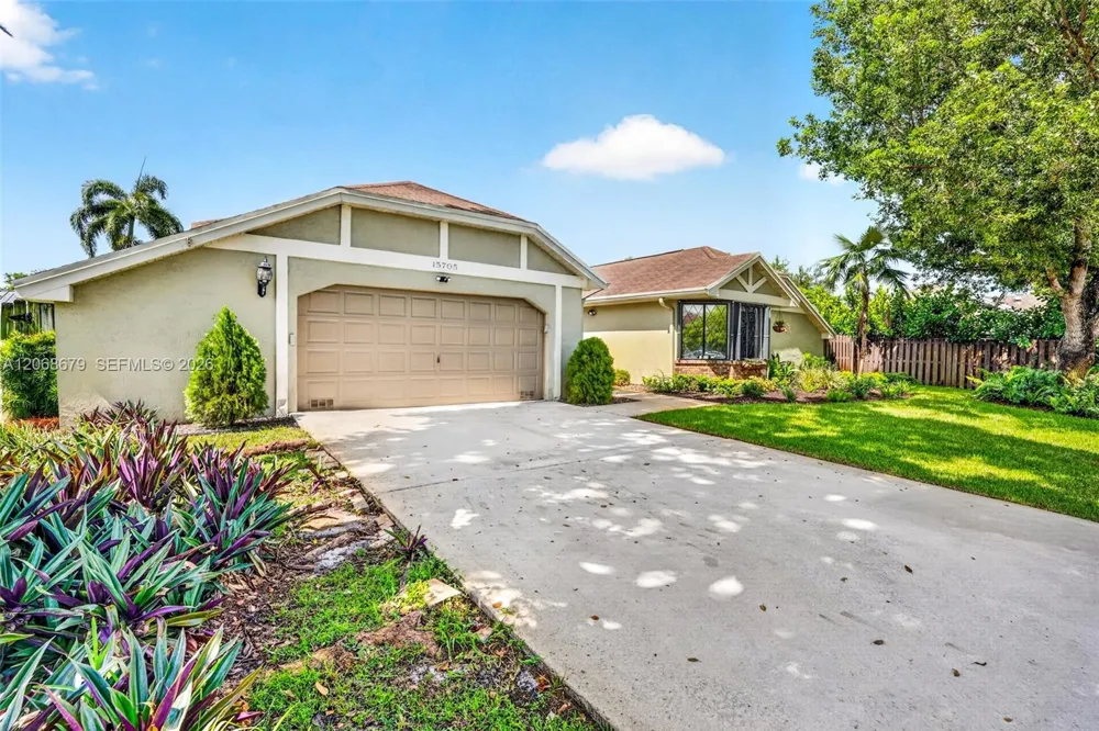 15705 SW 7th Pl Sunrise, FL 33326
